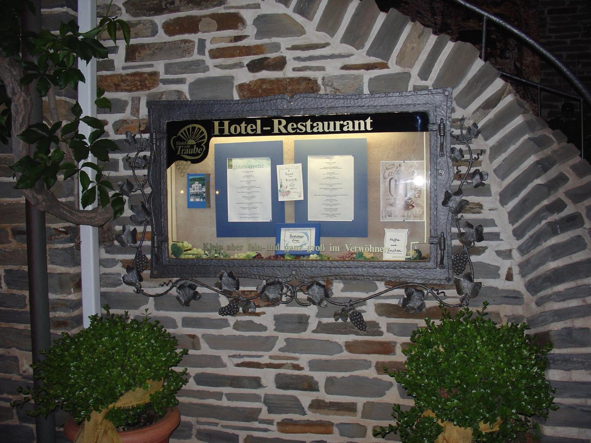 Hotel Zur Traube Юрциґ Екстер'єр фото