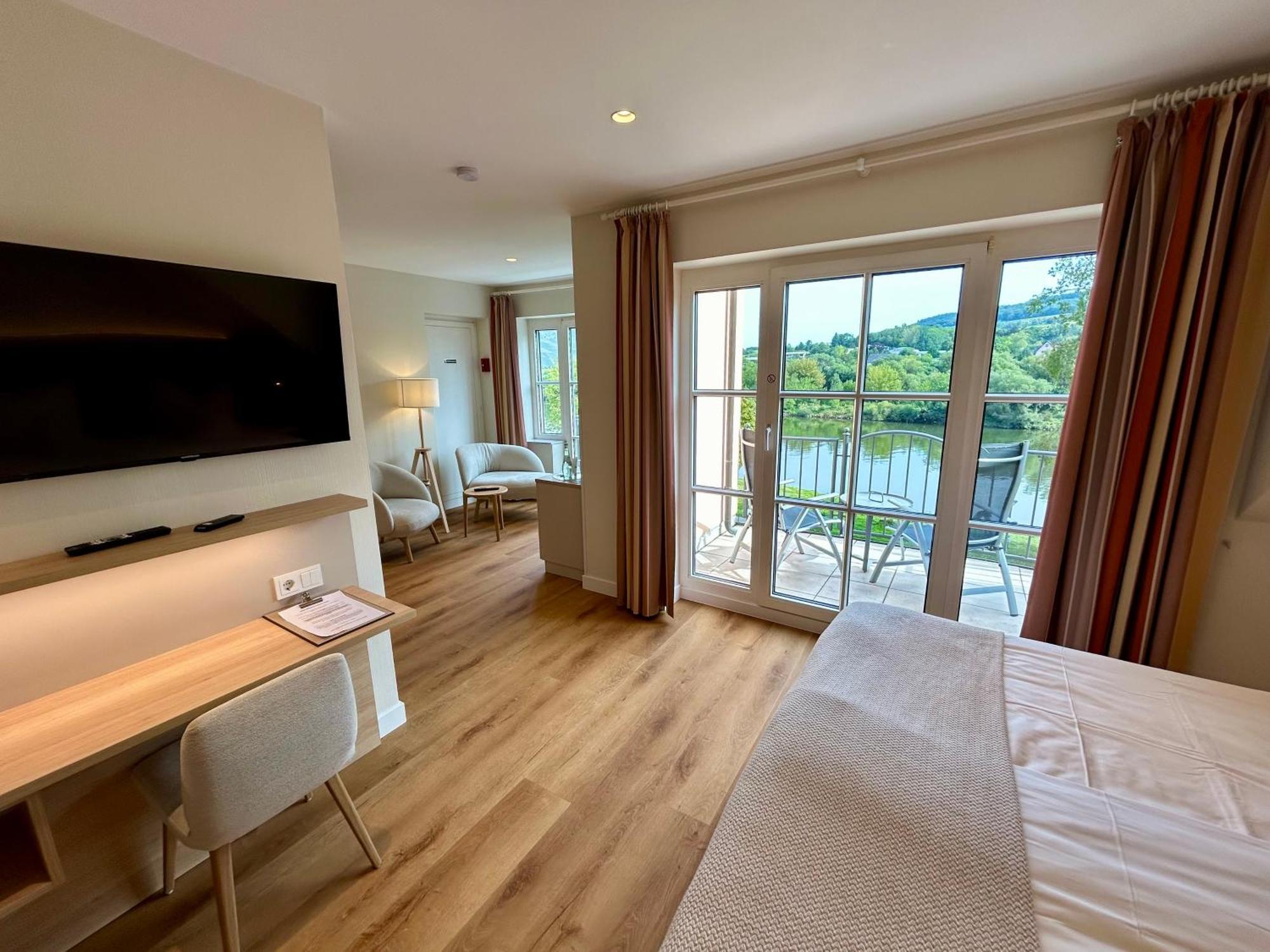 Hotel Zur Traube Юрциґ Екстер'єр фото